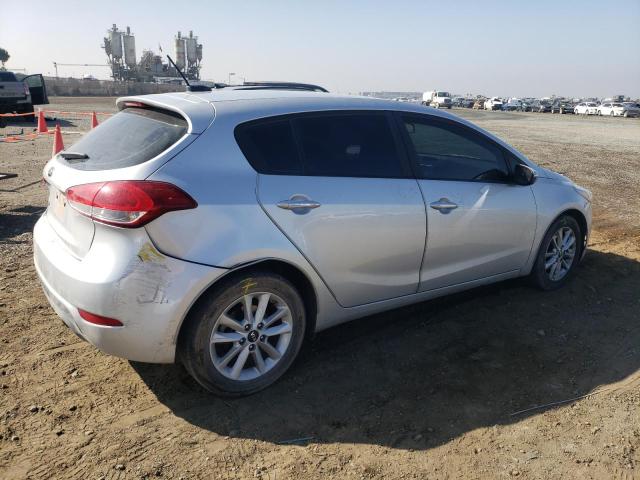 VIN KNAFK5A85H5676512 2017 KIA Forte, LX no.3