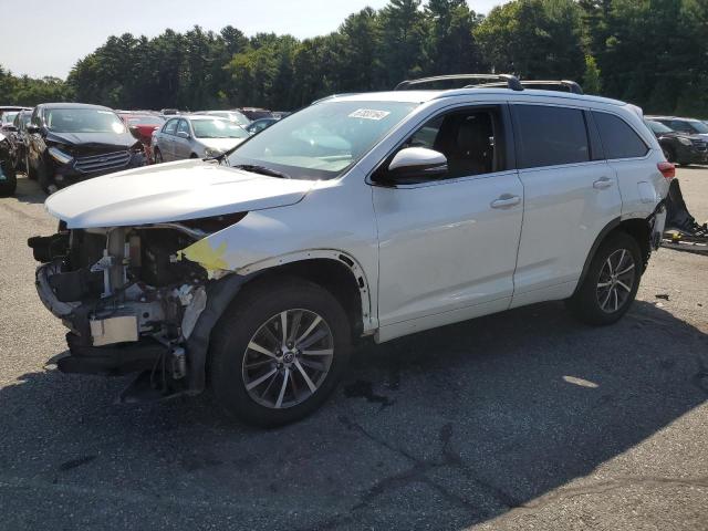 TOYOTA HIGHLANDER SE