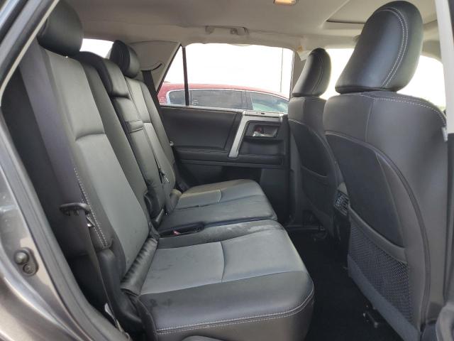 2019 TOYOTA 4RUNNER SR - JTEBU5JR8K5678620
