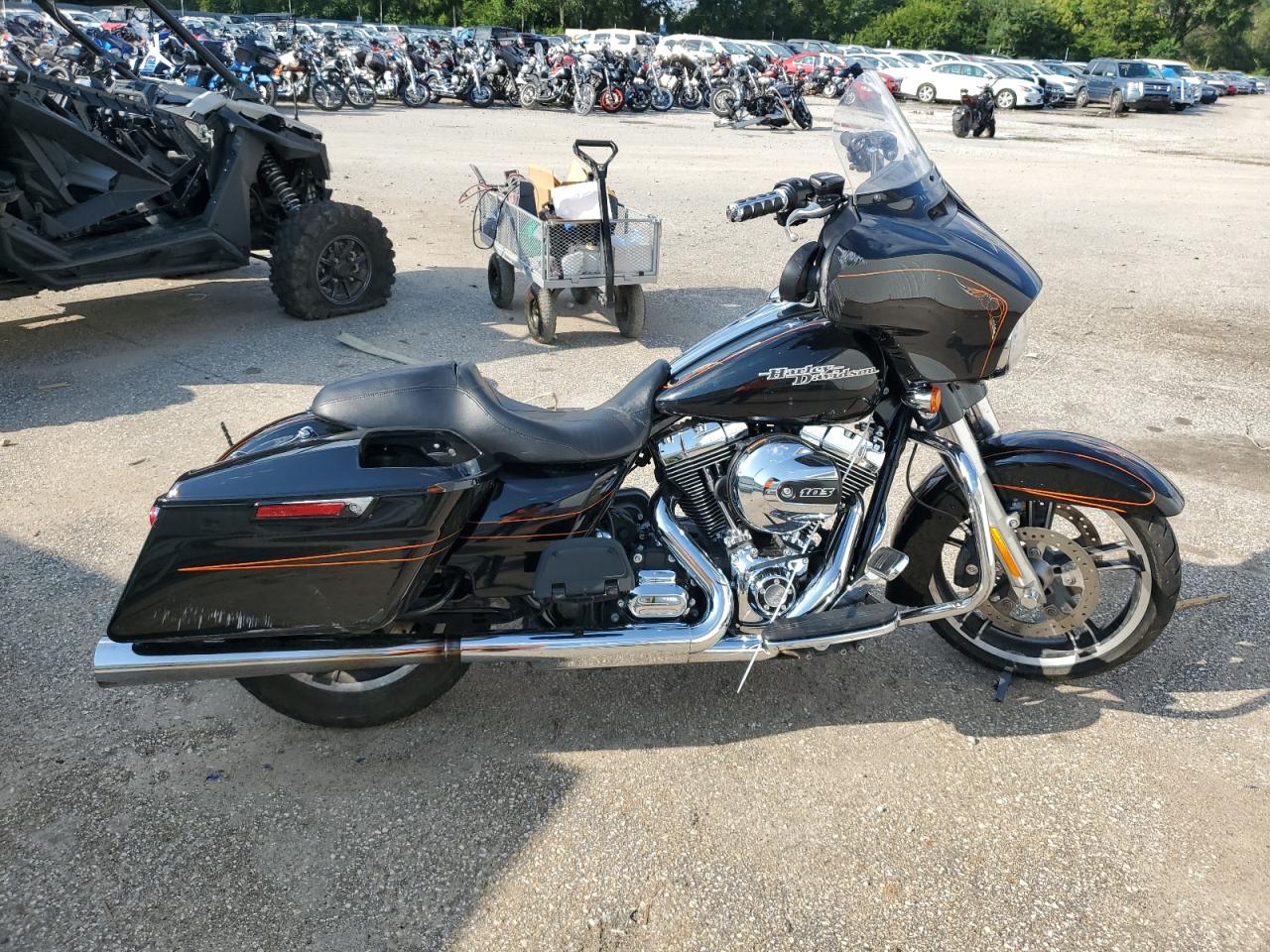 Harley Davidson Street Glide 2014 FLHX103