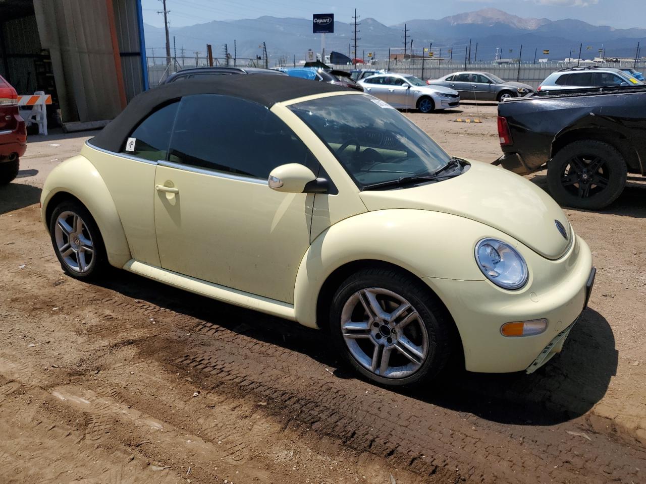 Lot #2735897045 2004 VOLKSWAGEN NEW BEETLE