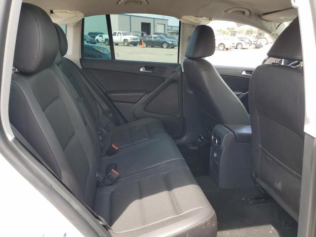 2016 VOLKSWAGEN TIGUAN S - WVGAV7AX7GW571319