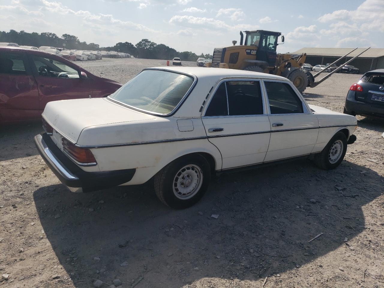 MERCEDES-BENZ 300D 1980 white   WDB12313012192421 photo #4