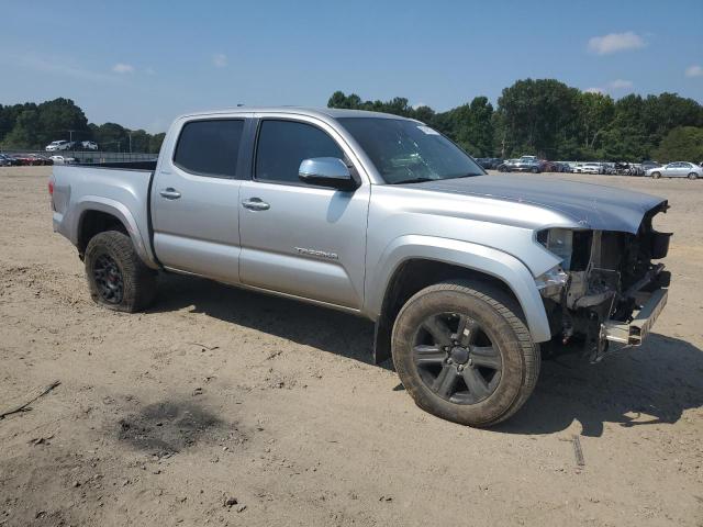 VIN 5TFGZ5AN9JX127768 2018 Toyota Tacoma, Double Cab no.4