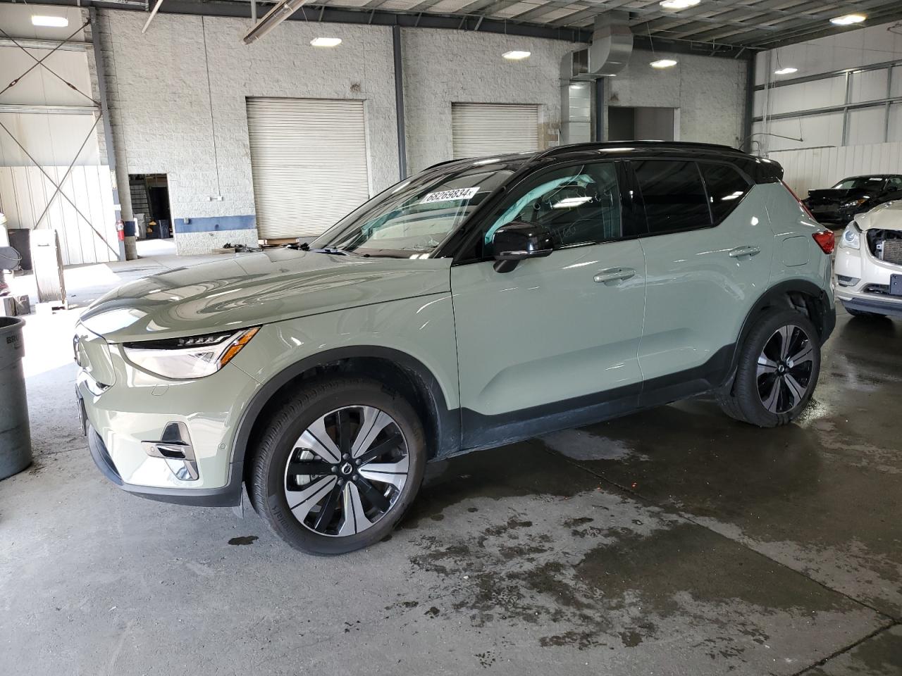 Volvo XC40 2023 Plus Dark