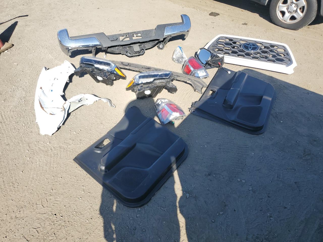 Lot #2972141114 2023 TOYOTA TACOMA DOU