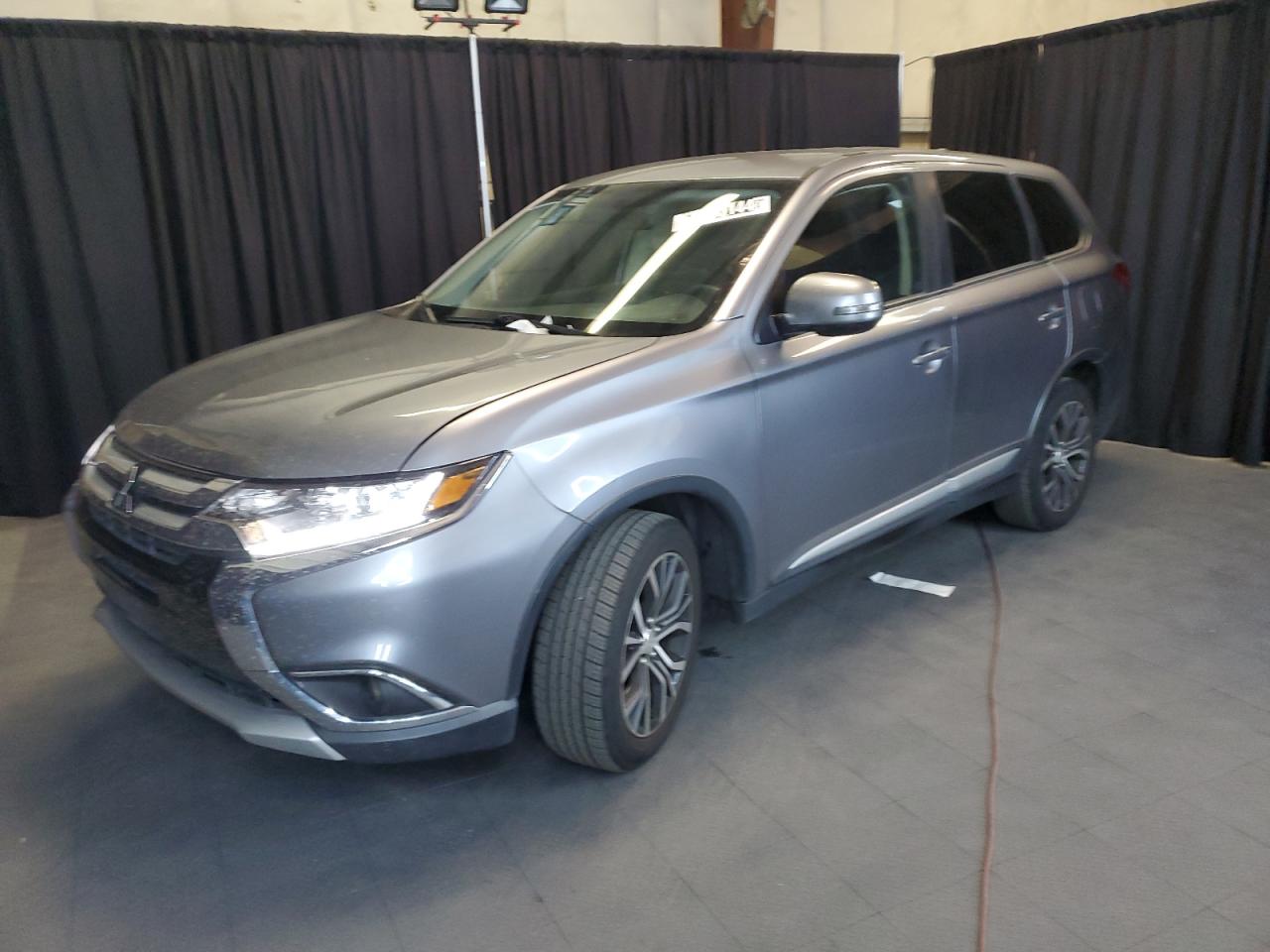 Mitsubishi Outlander 2018 Medium