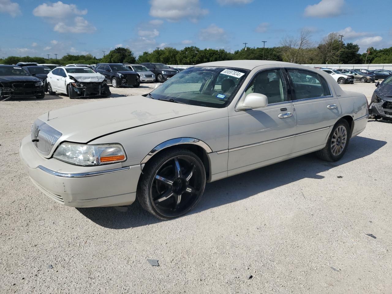 Lincoln Town Car 2005 Signature