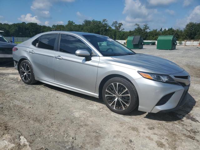 VIN 4T1B11HK1JU661379 2018 Toyota Camry, L no.4