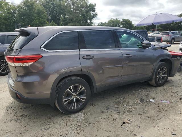 VIN 5TDZARFH9KS060123 2019 Toyota Highlander, LE no.3