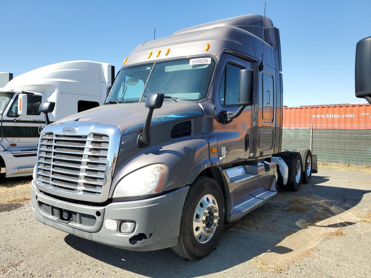 Lot #2750945332 2011 FREIGHTLINER CASCADIA 1