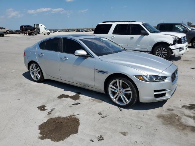 VIN SAJAD4BV4HA973785 2017 Jaguar XE, Premium no.4