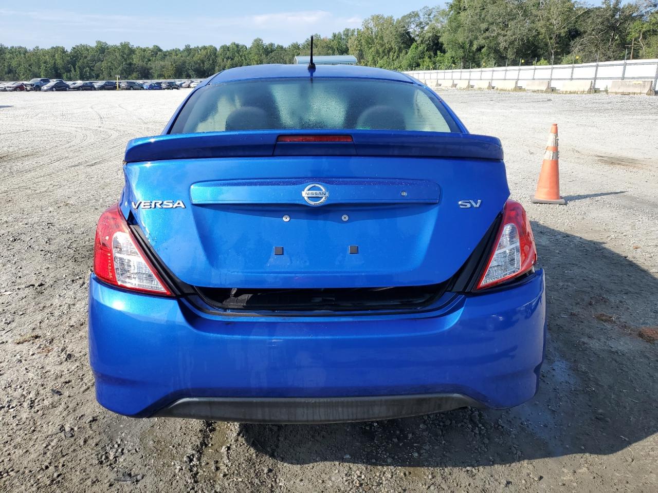 Lot #2776598053 2017 NISSAN VERSA S