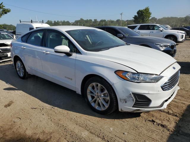 VIN 3FA6P0LU1KR257102 2019 Ford Fusion, SE no.4