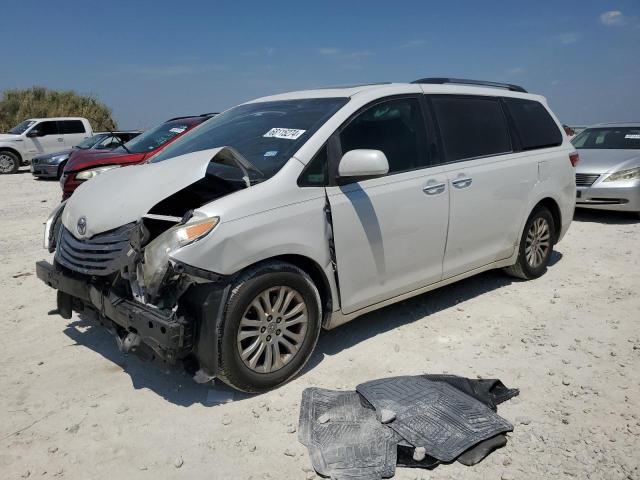 2015 TOYOTA SIENNA XLE 2015