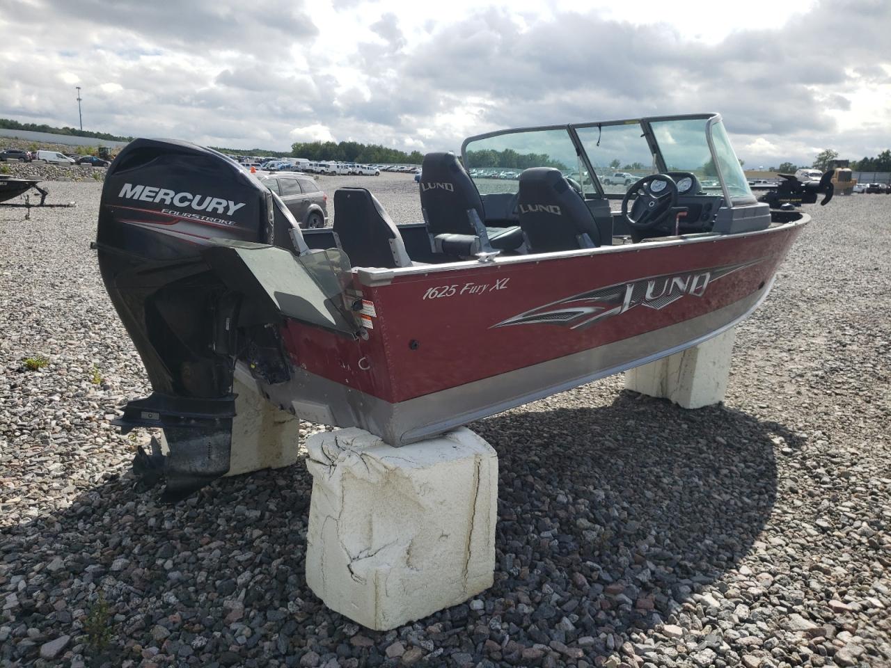 Lot #2876750415 2015 LUND BOAT