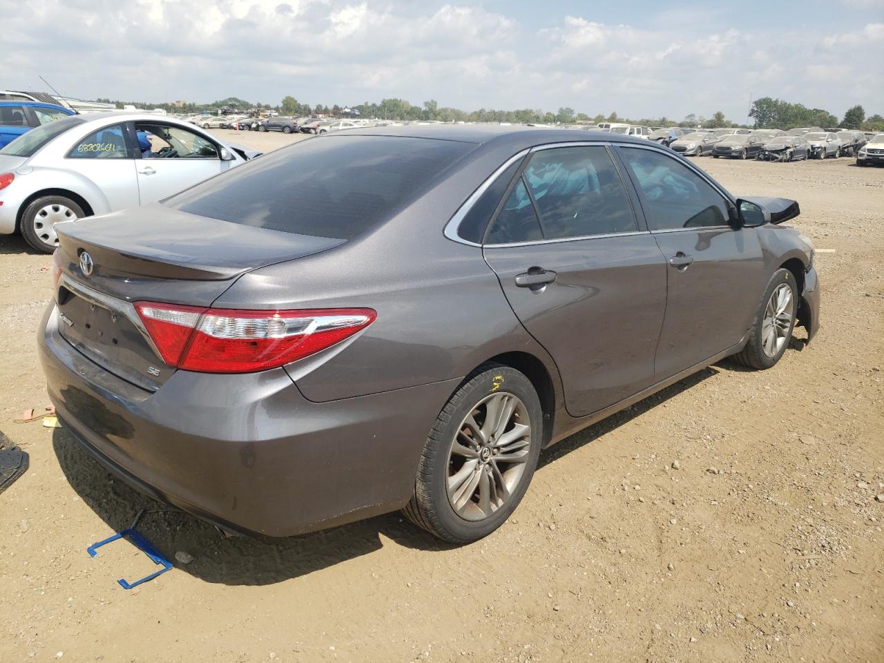 Lot #2960091127 2015 TOYOTA CAMRY LE