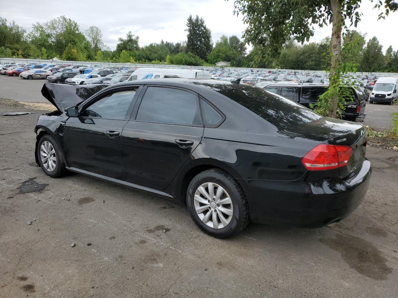 Lot #2792078771 2013 VOLKSWAGEN PASSAT S