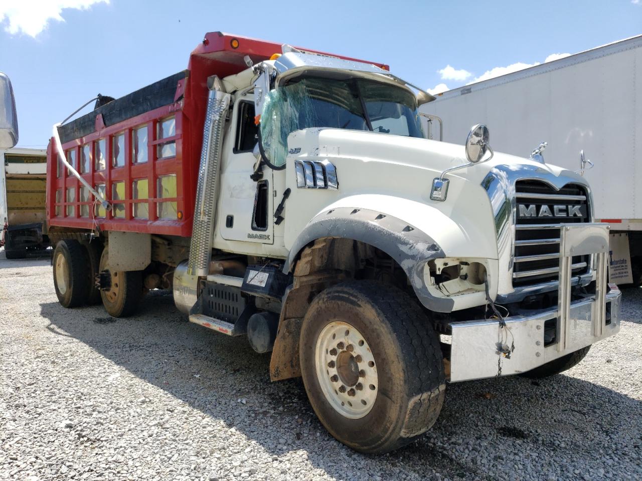 Lot #2935952755 2016 MACK 700 GU700