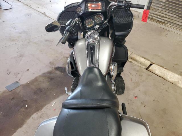 2016 HARLEY-DAVIDSON FLTRU 1HD1KGL18GB630115
