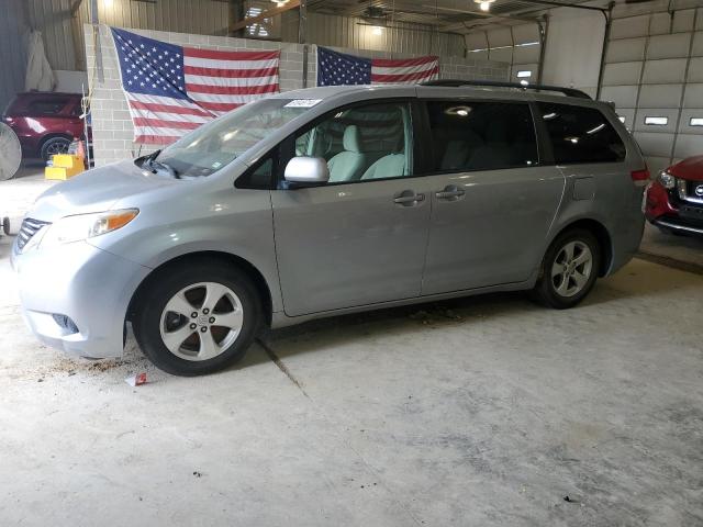 Toyota SIENNA LE