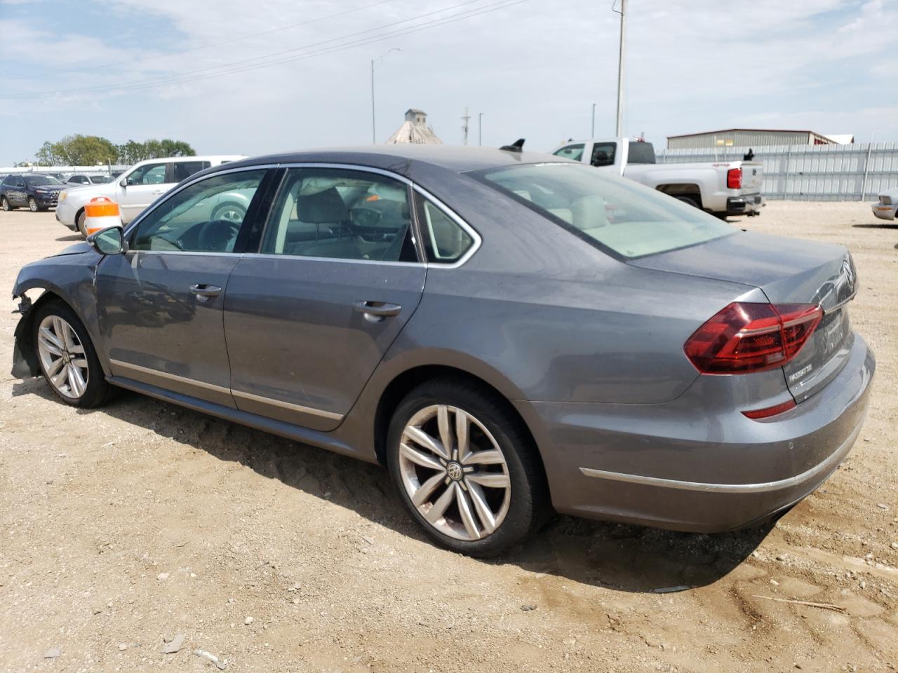 Lot #2885870746 2017 VOLKSWAGEN PASSAT SE