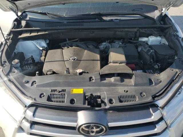 VIN 5TDKZRFH0KS341897 2019 Toyota Highlander, SE no.12