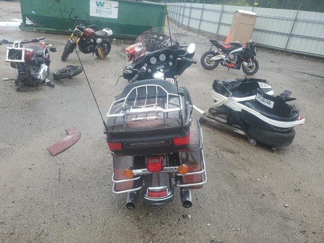 2011 HARLEY-DAVIDSON FLHTCU - 1HD1FC41XBB632324