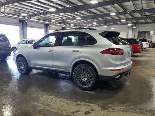 VIN WP1AA2A22HKA87640 2017 Porsche Cayenne no.2