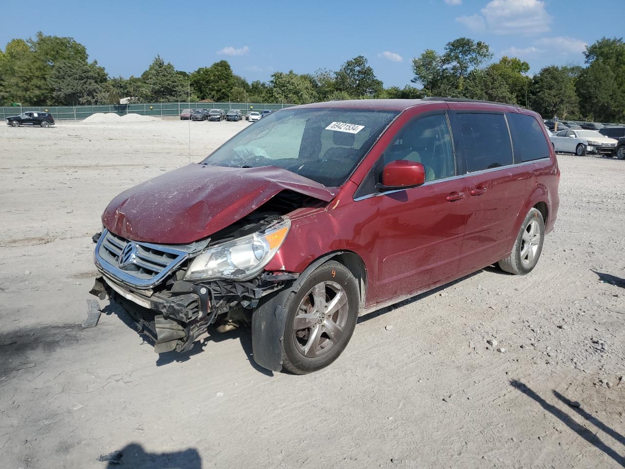 Lot #2955321577 2011 VOLKSWAGEN ROUTAN SE