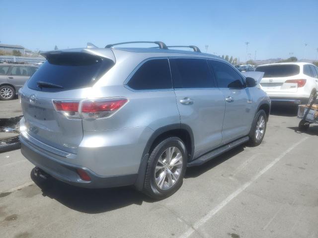 VIN 5TDJKRFH2ES015670 2014 Toyota Highlander, Xle no.3