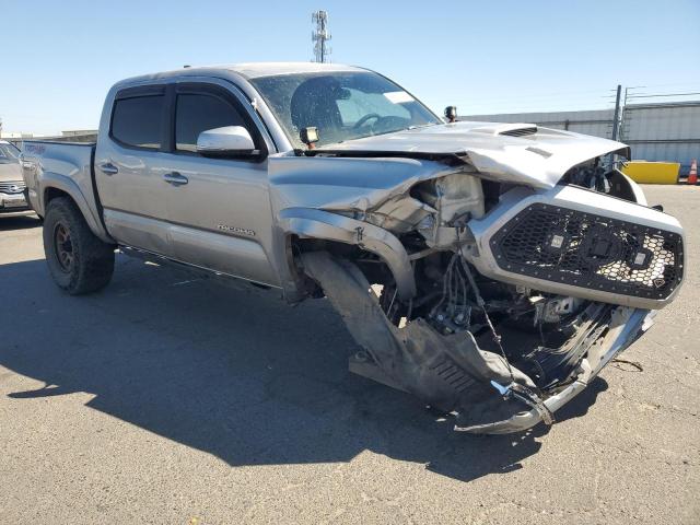 VIN 5TFCZ5AN0JX135238 2018 Toyota Tacoma, Double Cab no.4