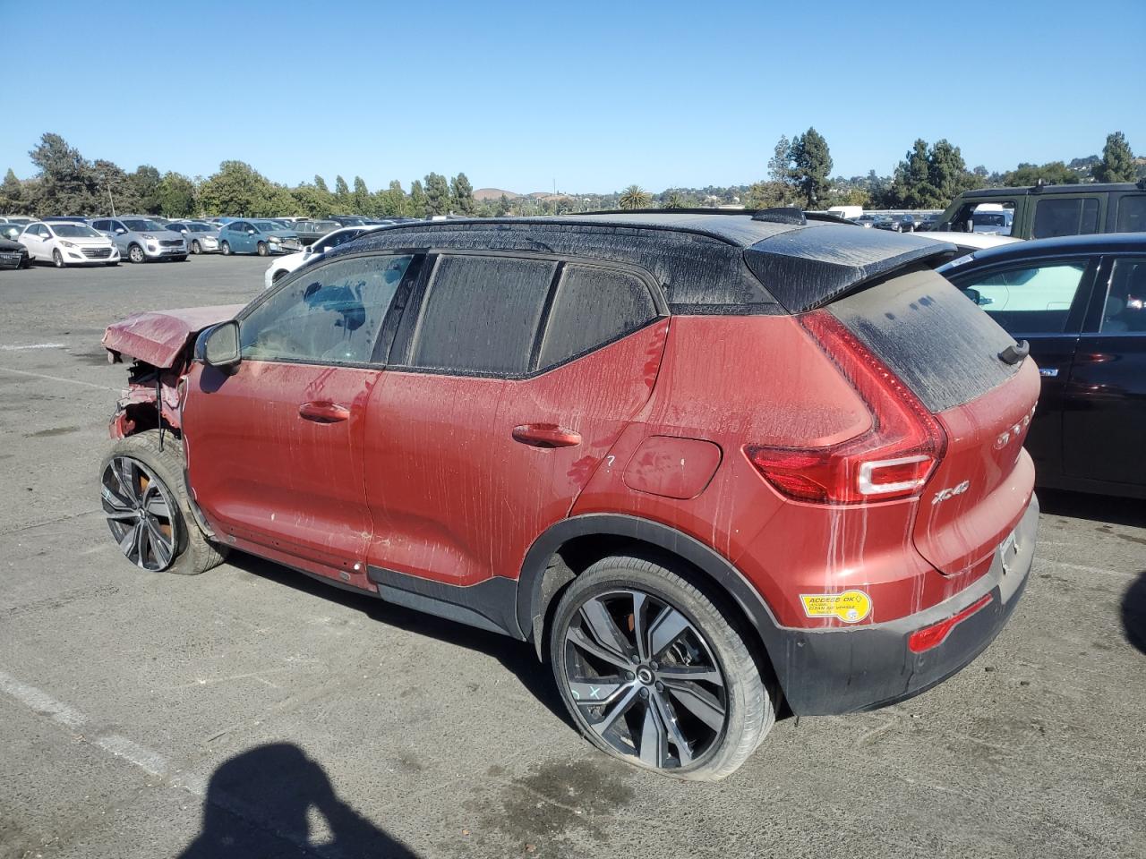 Lot #2823826041 2022 VOLVO XC40 P8 RE