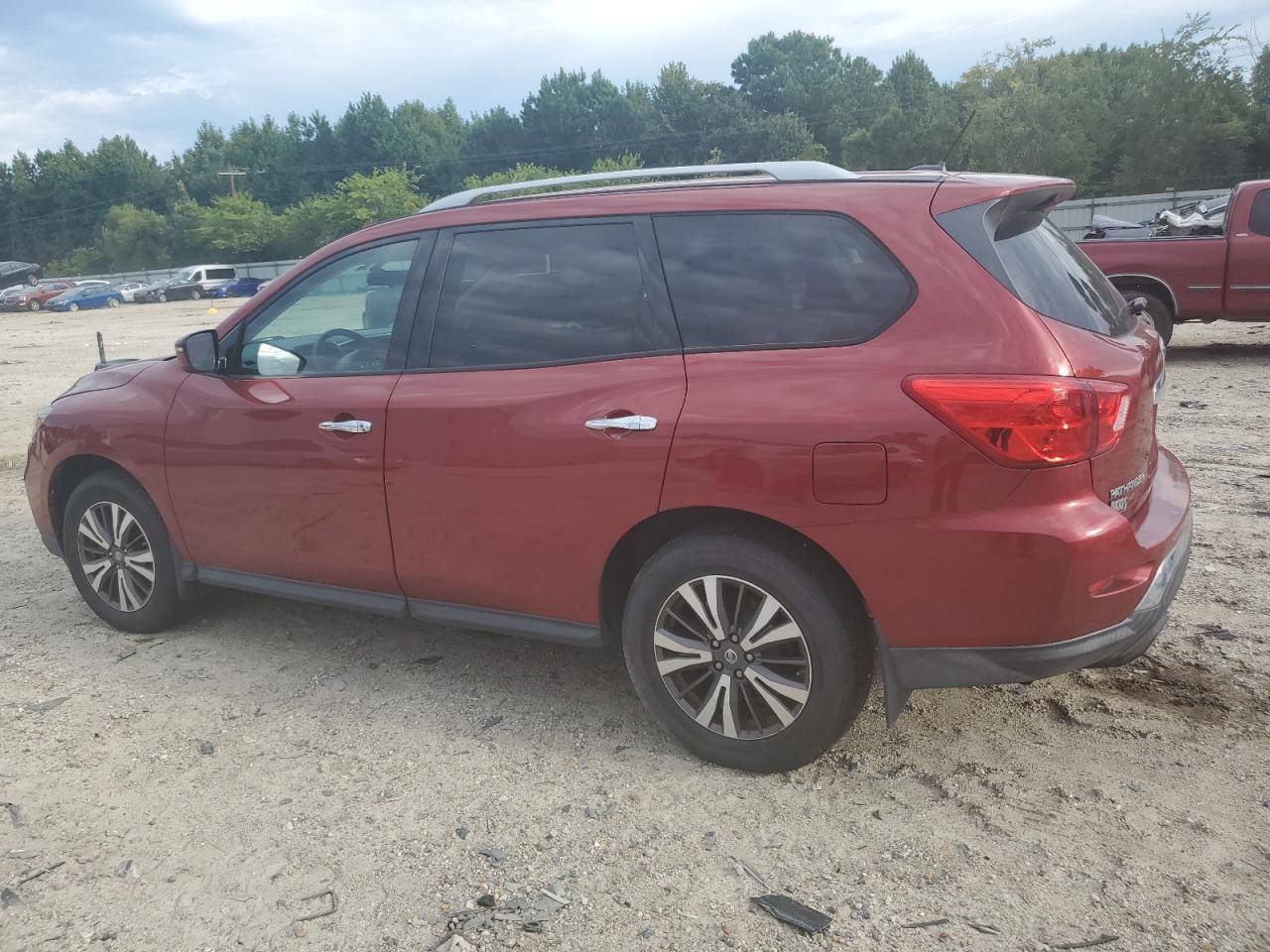 Lot #2920841406 2017 NISSAN PATHFINDER