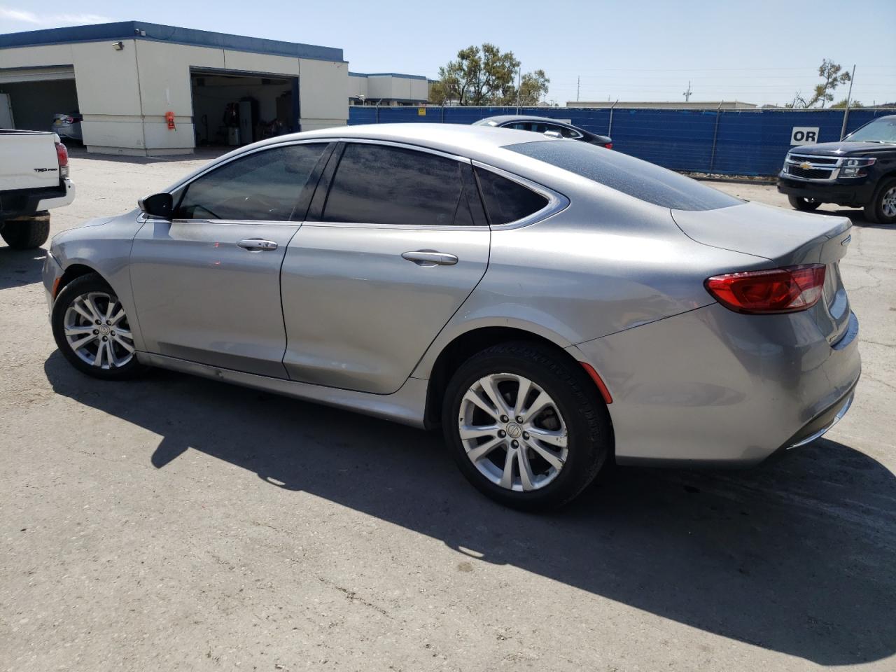 CHRYSLER 200 LIMITE 2015 silver sedan 4d gas 1C3CCCAB2FN732765 photo #3