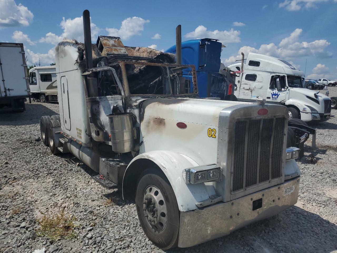 Lot #2940360097 2001 PETERBILT 379