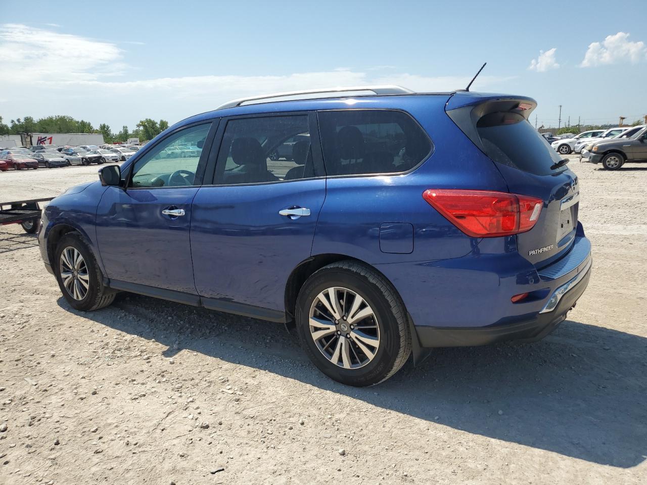 Lot #2824422428 2017 NISSAN PATHFINDER