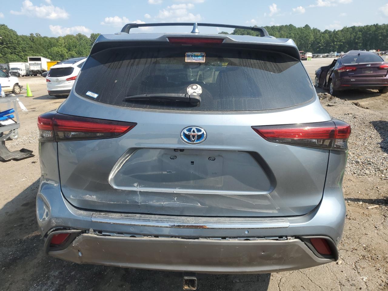 Lot #2928606802 2021 TOYOTA HIGHLANDER