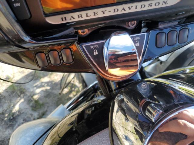 2015 HARLEY-DAVIDSON FLHXSE CVO 1HD1PXN18FB958762