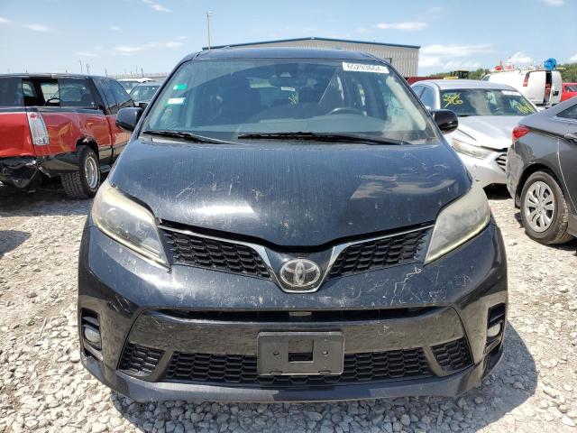 VIN 5TDXZ3DC7JS939820 2018 Toyota Sienna, SE no.5