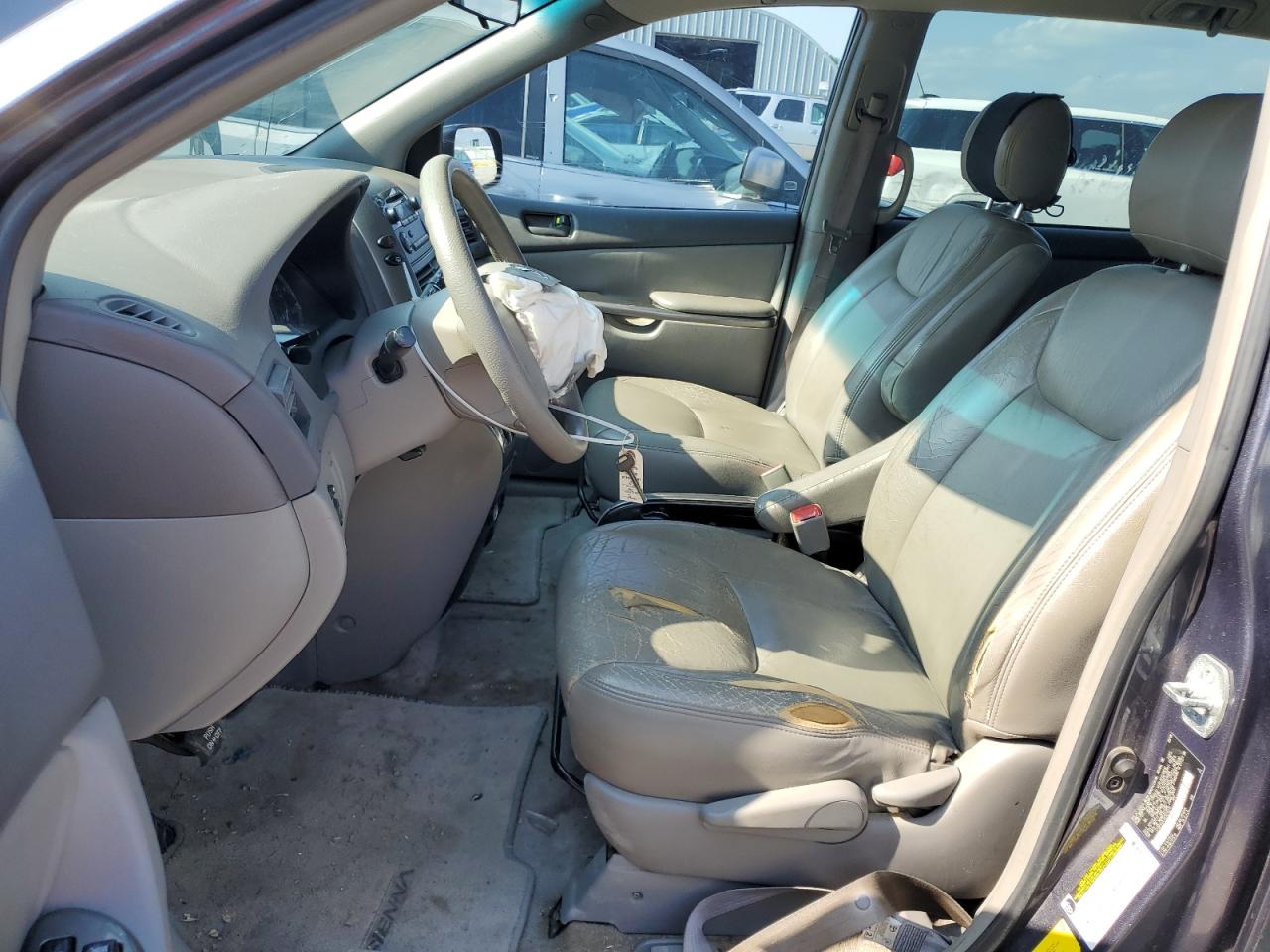 Lot #2886418877 2006 TOYOTA SIENNA CE