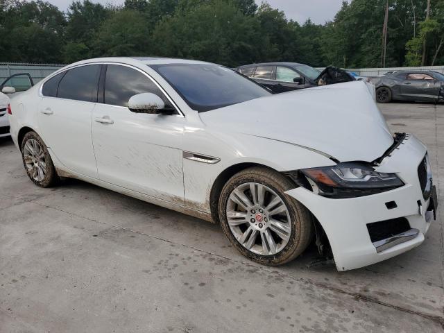 VIN SAJBJ4BV8HCY31084 2017 Jaguar XF, Premium no.4