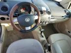 VOLKSWAGEN NEW BEETLE photo