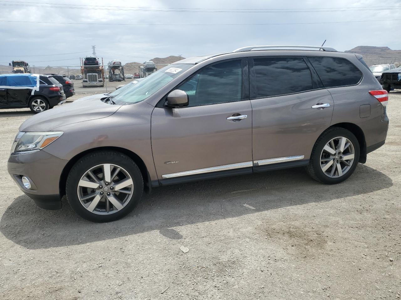  Salvage Nissan Pathfinder