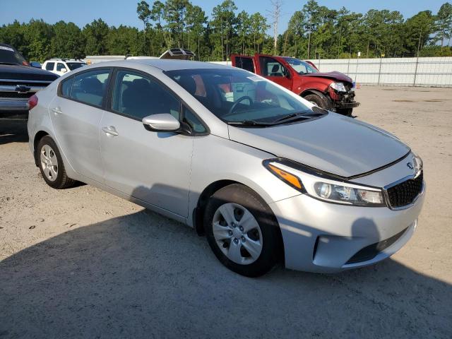 VIN 3KPFK4A73JE227523 2018 KIA Forte, LX no.4