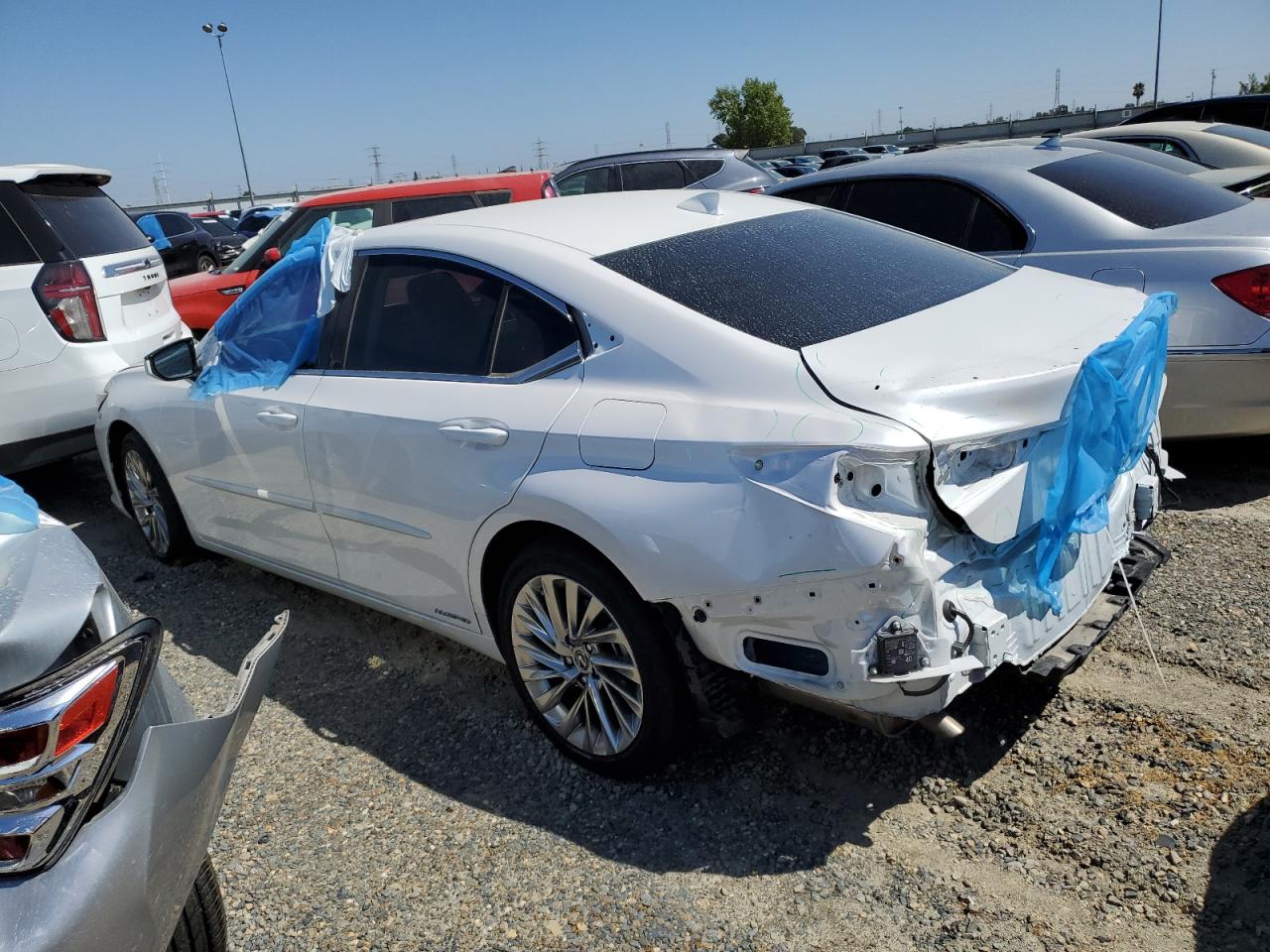 Lot #2976519580 2022 LEXUS ES 300H BA