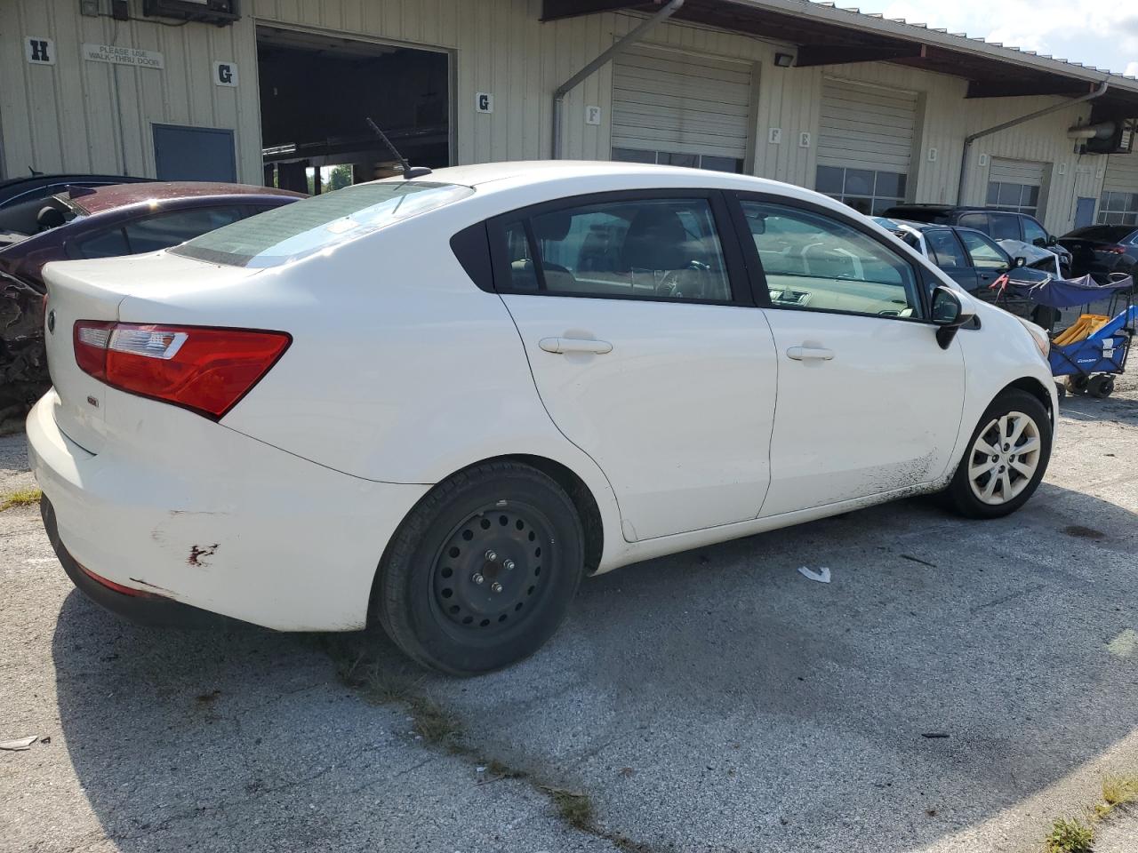 Lot #2906910784 2016 KIA RIO LX