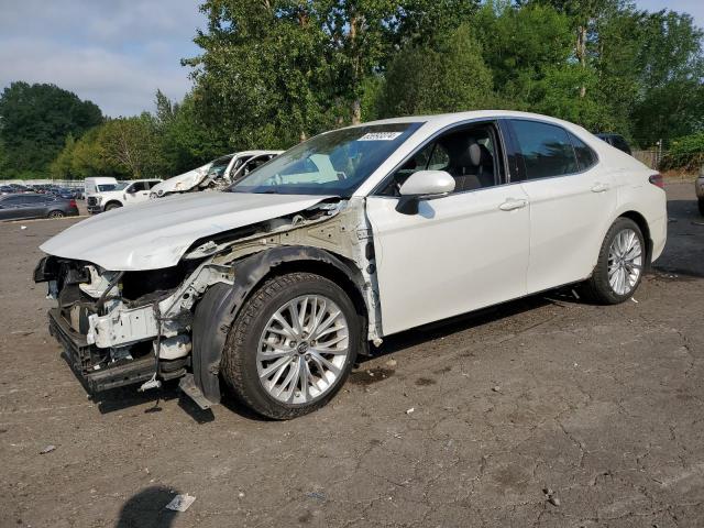 VIN 4T1B21HK3JU003639 2018 Toyota Camry, Hybrid no.1