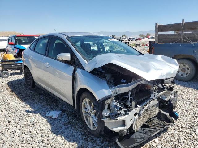 VIN 1FADP3F26GL269674 2016 Ford Focus, SE no.4