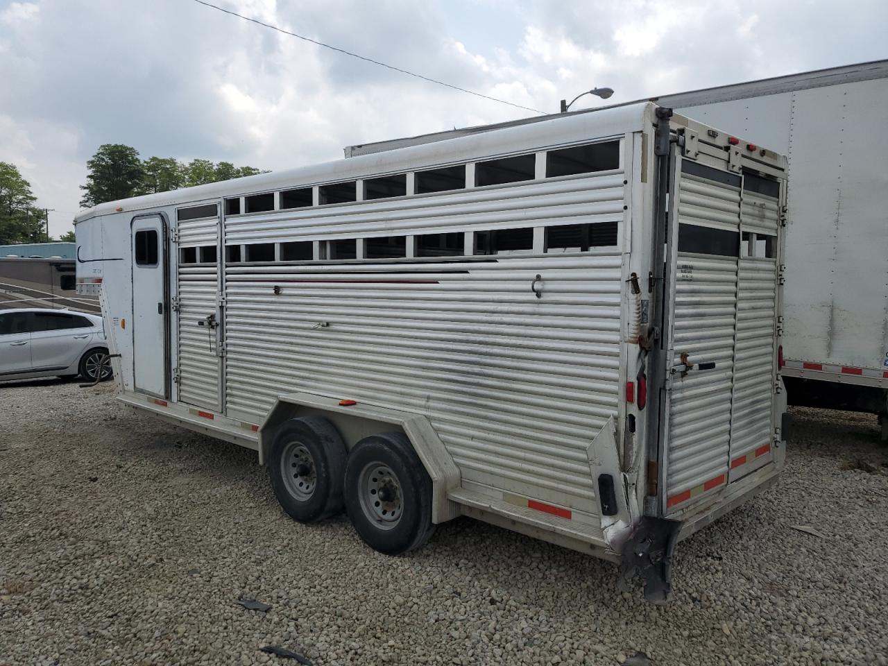 Lot #2909766368 2003 TRAIL KING HORSE